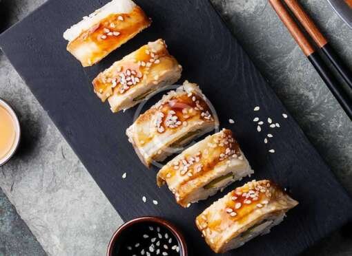 Dragon Roll: Shrimp Tempura with Eel